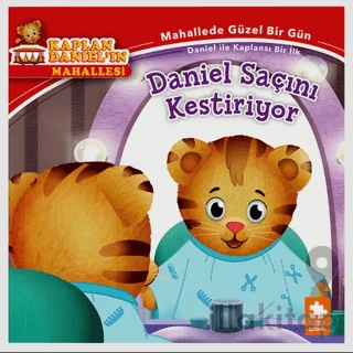 Daniel Saçını Kestiriyor